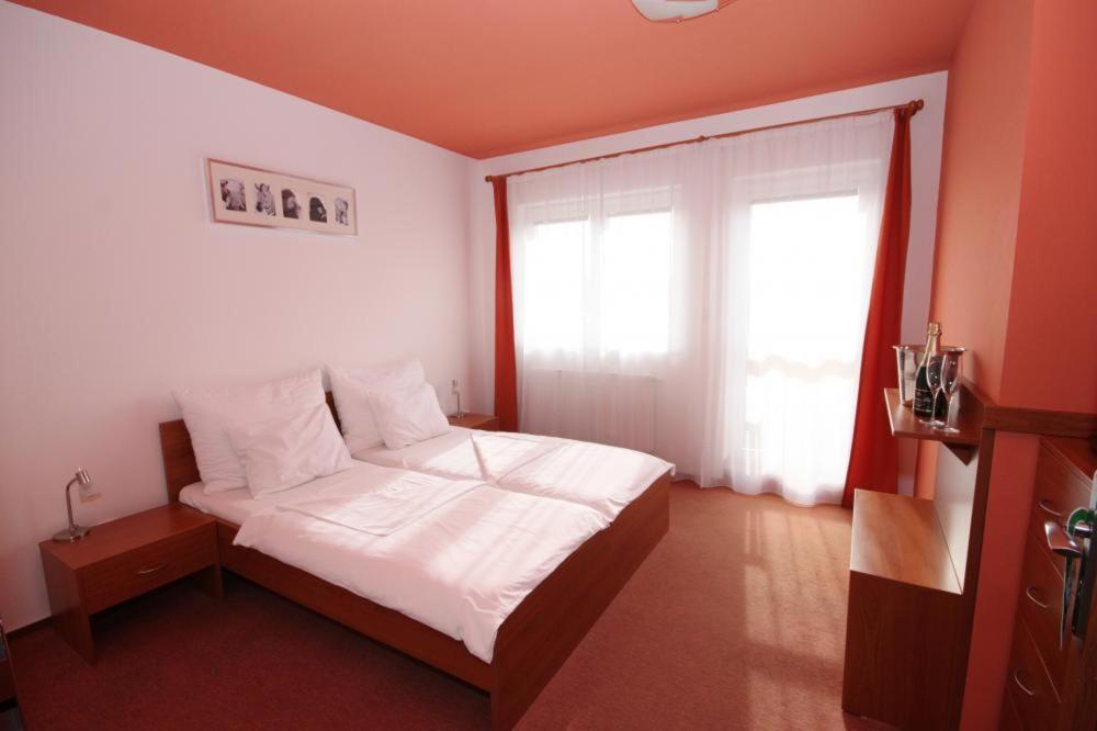 Apartmany, Penzion, Wellness U Zlate Rybky วิชคอฟ ภายนอก รูปภาพ